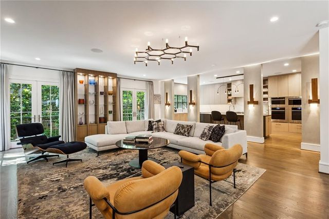 2525 Peachtree Road NE 32, Atlanta, GA 30305