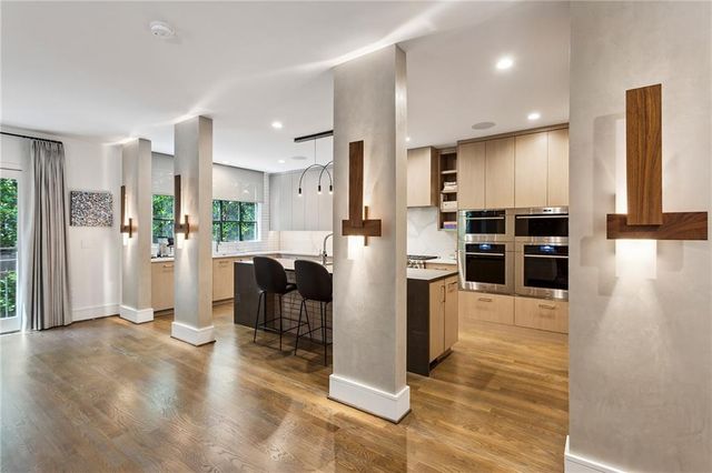 2525 Peachtree Road NE 32, Atlanta, GA 30305