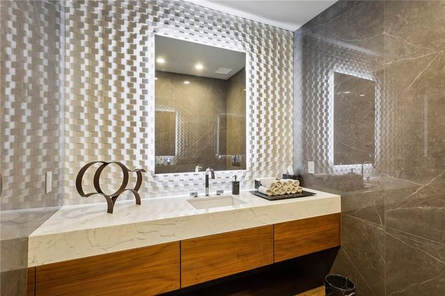 2525 Peachtree Road NE 32, Atlanta, GA 30305