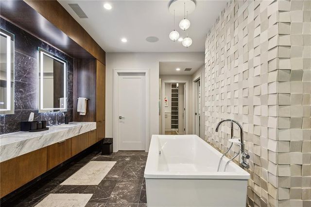 2525 Peachtree Road NE 32, Atlanta, GA 30305