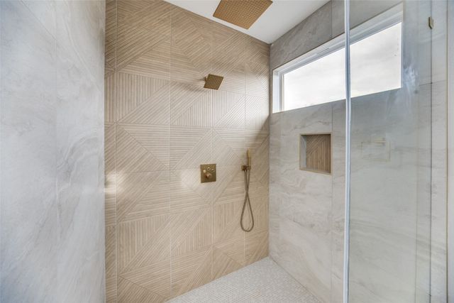 27073 Stonewood Drive, Whitney, TX 76692