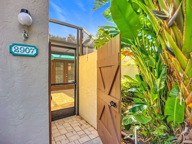 2907 OAK LANE, Bradenton, FL 34209