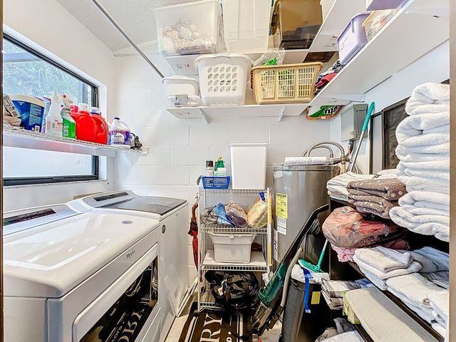 2907 OAK LANE, Bradenton, FL 34209