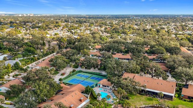 2907 OAK LANE, Bradenton, FL 34209