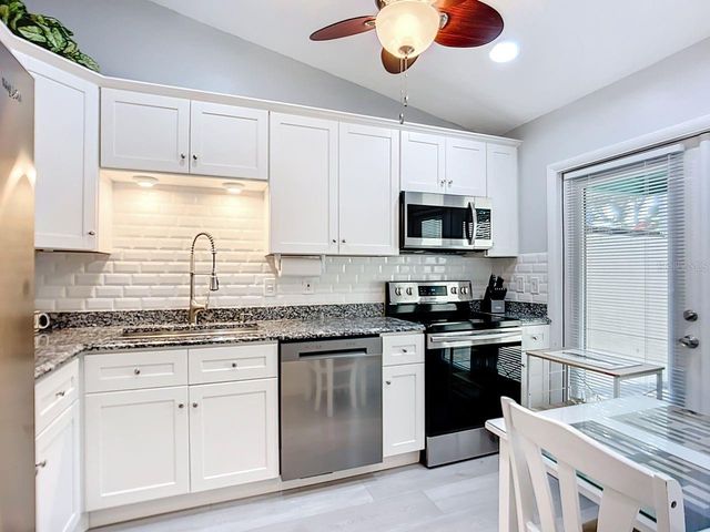 2907 OAK LANE, Bradenton, FL 34209