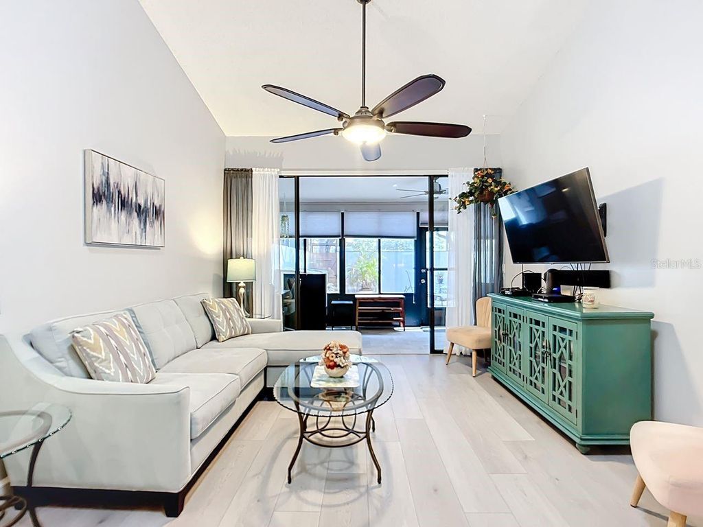 Image 12 of property listing at 2907 OAK LANE, Bradenton, FL 34209