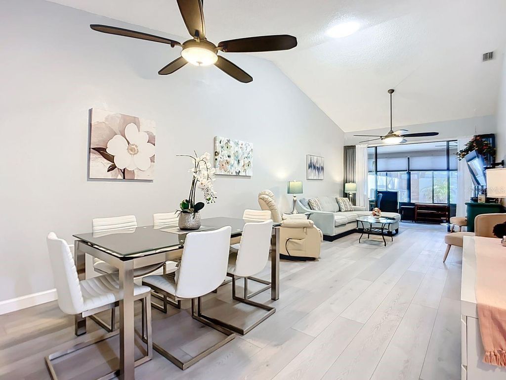 Image 14 of property listing at 2907 OAK LANE, Bradenton, FL 34209