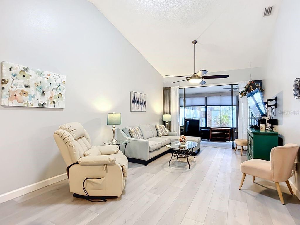 Image 15 of property listing at 2907 OAK LANE, Bradenton, FL 34209