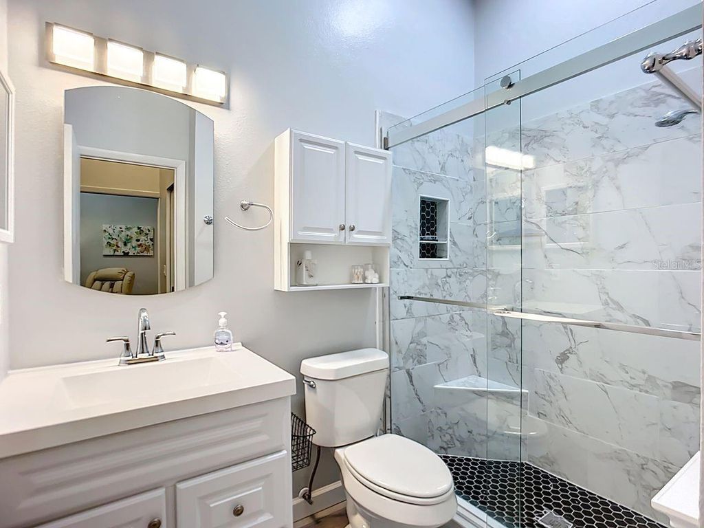 Image 19 of property listing at 2907 OAK LANE, Bradenton, FL 34209