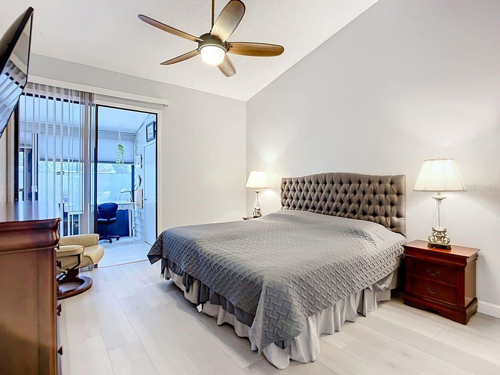 Image 21 of property listing at 2907 OAK LANE, Bradenton, FL 34209