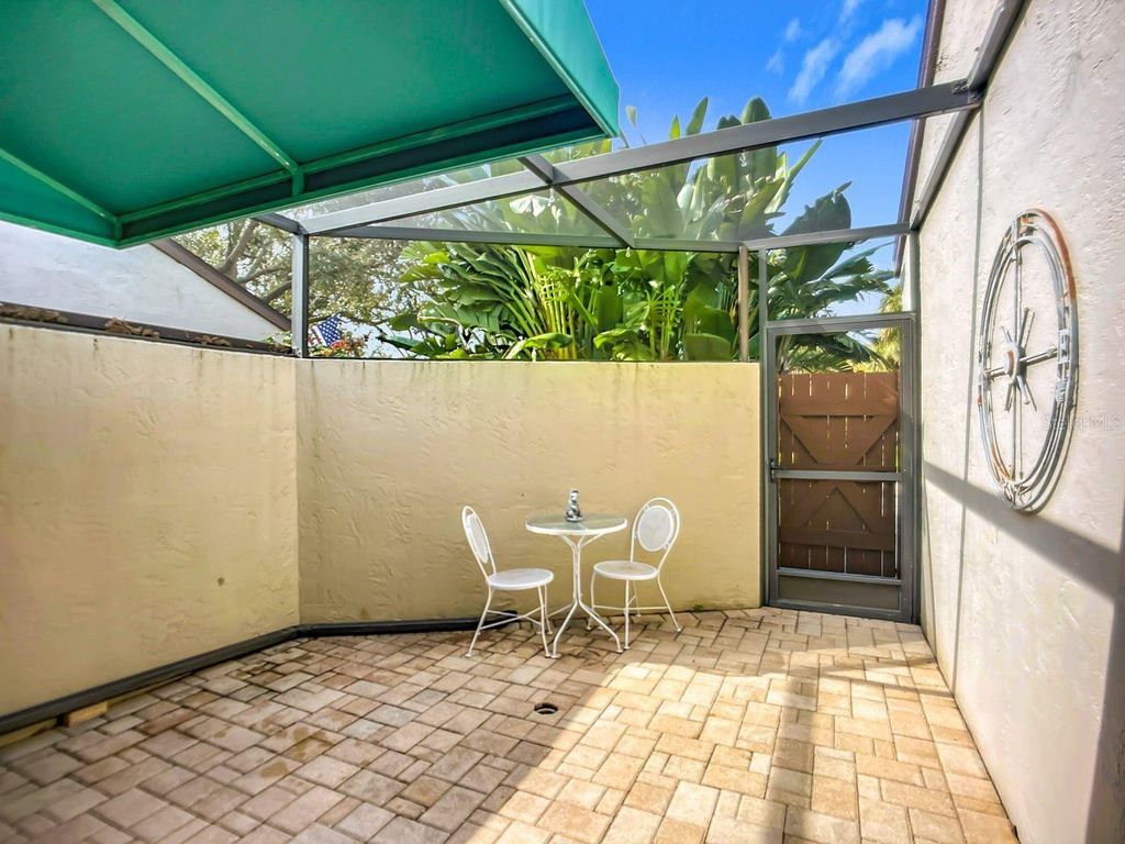 Image 4 of property listing at 2907 OAK LANE, Bradenton, FL 34209