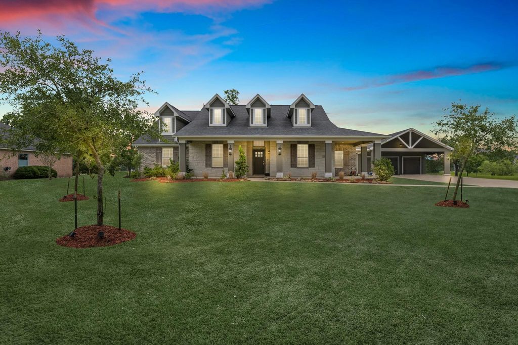 303 Cavalry Trail Drive, Rosharon, TX 77583