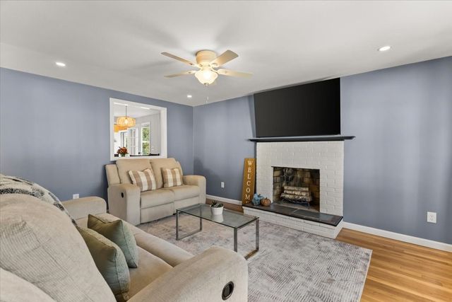 109 Lincoln Rd, Rockland, MA 02370