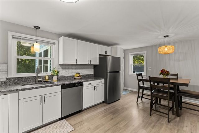 109 Lincoln Rd, Rockland, MA 02370