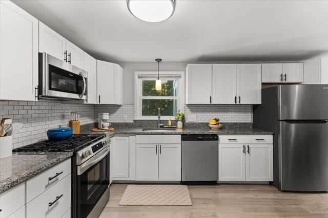 109 Lincoln Rd, Rockland, MA 02370