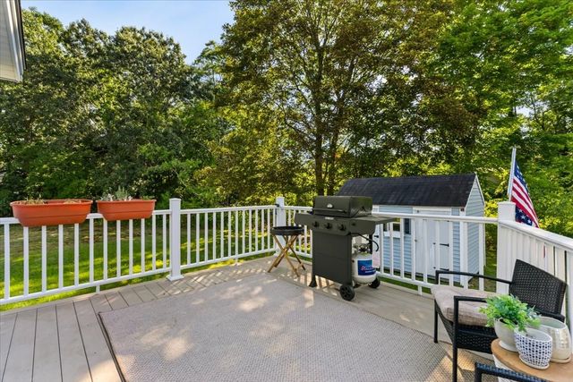 109 Lincoln Rd, Rockland, MA 02370