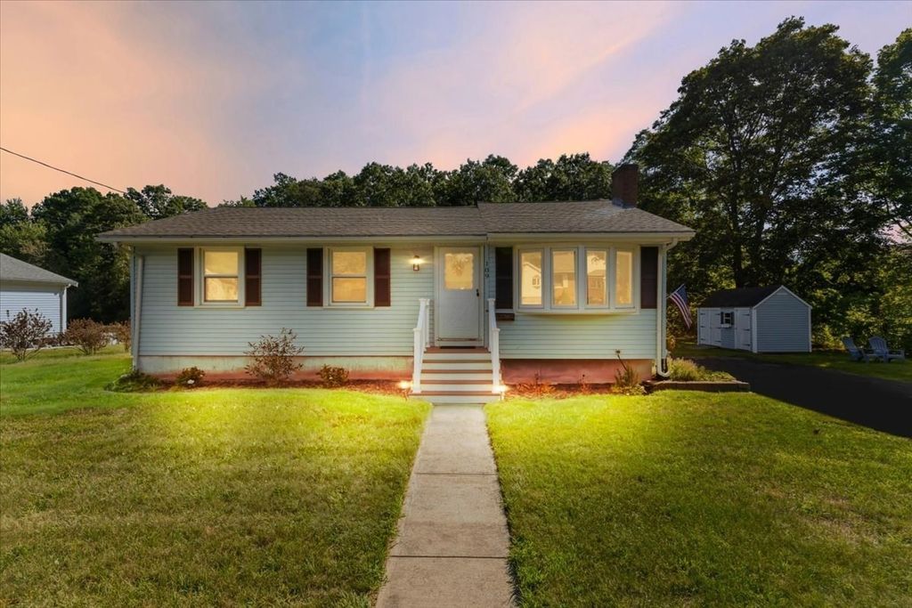 109 Lincoln Rd, Rockland, MA 02370