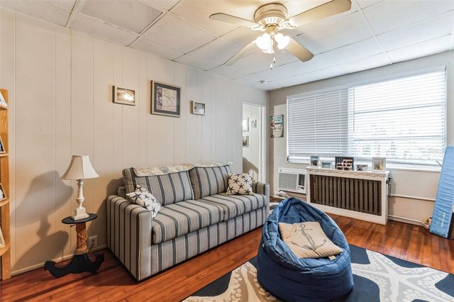 1233 OAK STREET NE, St Petersburg, FL 33701