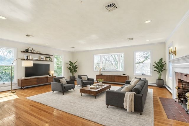 46 Outlook Dr, Lexington, MA 02421