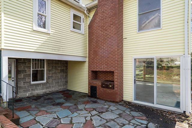 46 Outlook Dr, Lexington, MA 02421