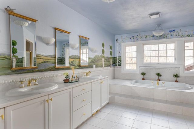 W9258 LAMISE WAY, Hortonville, WI 54944