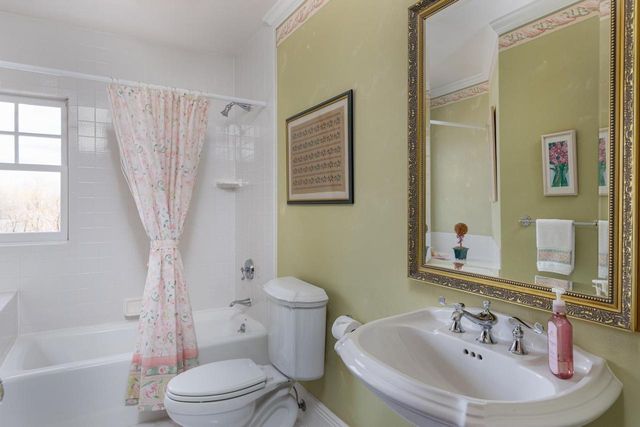 W9258 LAMISE WAY, Hortonville, WI 54944