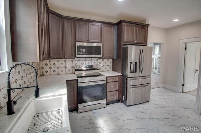 2619 Hillcrest Avenue, Alton, IL 62002