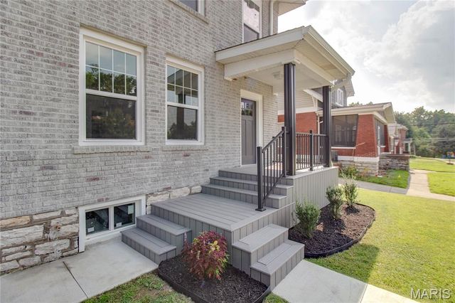 2619 Hillcrest Avenue, Alton, IL 62002