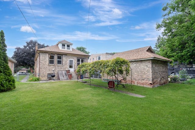 9419 S 54th Avenue, Oak Lawn, IL 60453