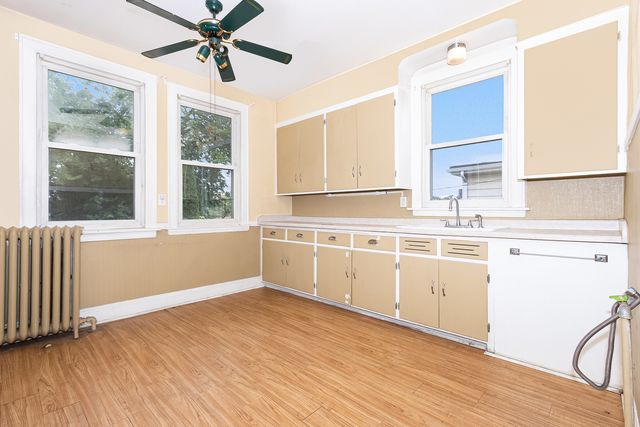 9419 S 54th Avenue, Oak Lawn, IL 60453