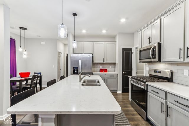 6433 Wasco Drive, Whitestown, IN 46075