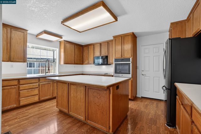 1836 Farm Bureau Rd, Concord, CA 94519