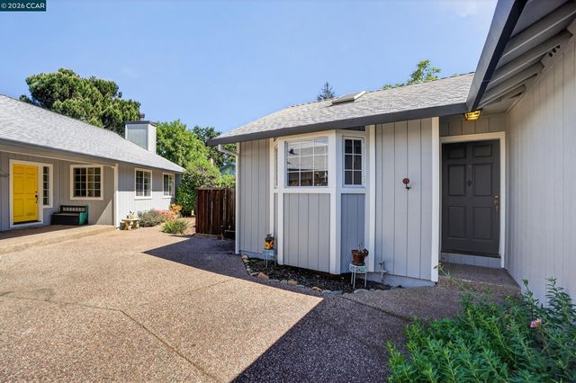 1836 Farm Bureau Rd, Concord, CA 94519