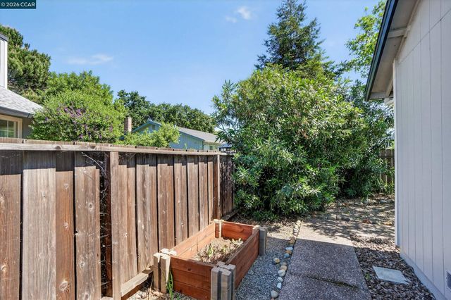 1836 Farm Bureau Rd, Concord, CA 94519