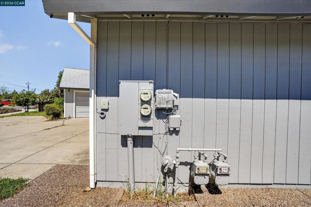 1836 Farm Bureau Rd, Concord, CA 94519