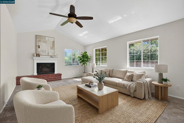 1836 Farm Bureau Rd, Concord, CA 94519