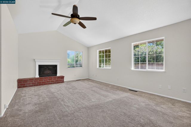 1836 Farm Bureau Rd, Concord, CA 94519