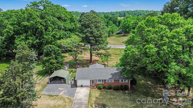 79 Walnut Street, Badin, NC 28009