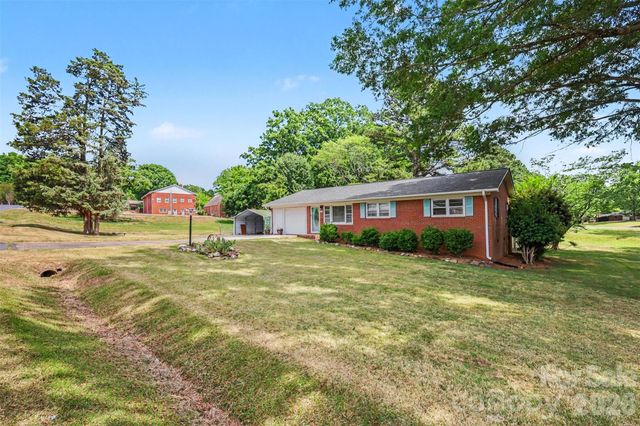 79 Walnut Street, Badin, NC 28009