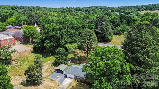 79 Walnut Street, Badin, NC 28009