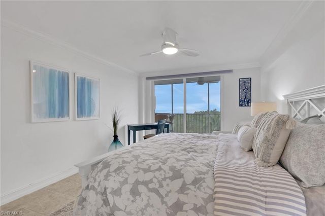 5 Bluebill AVE 504, Naples, FL 34108