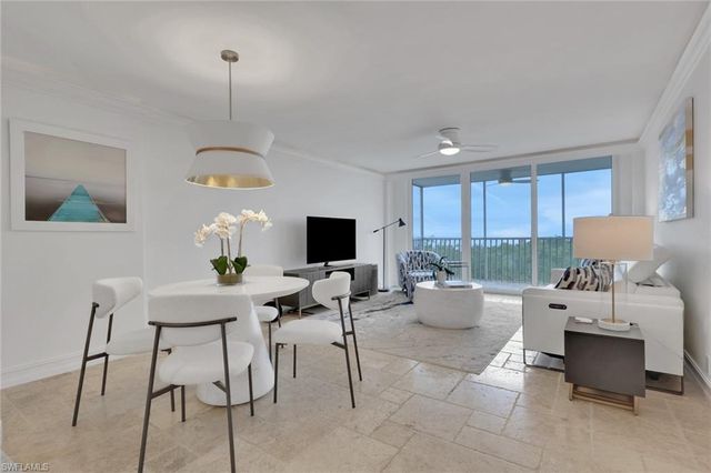 5 Bluebill AVE 504, Naples, FL 34108