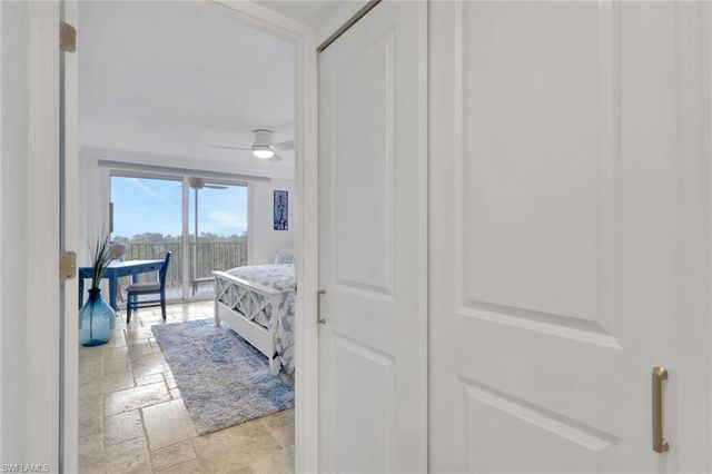 5 Bluebill AVE 504, Naples, FL 34108