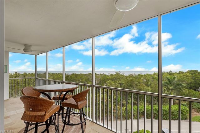 5 Bluebill AVE 504, Naples, FL 34108