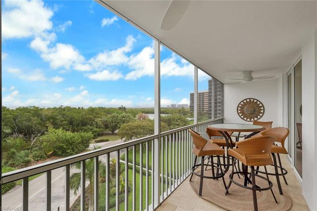 5 Bluebill AVE 504, Naples, FL 34108