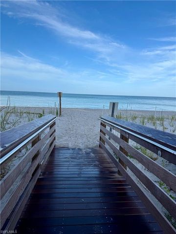 5 Bluebill AVE 504, Naples, FL 34108