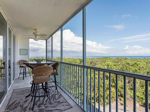 5 Bluebill AVE 504, Naples, FL 34108