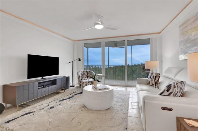 5 Bluebill AVE 504, Naples, FL 34108