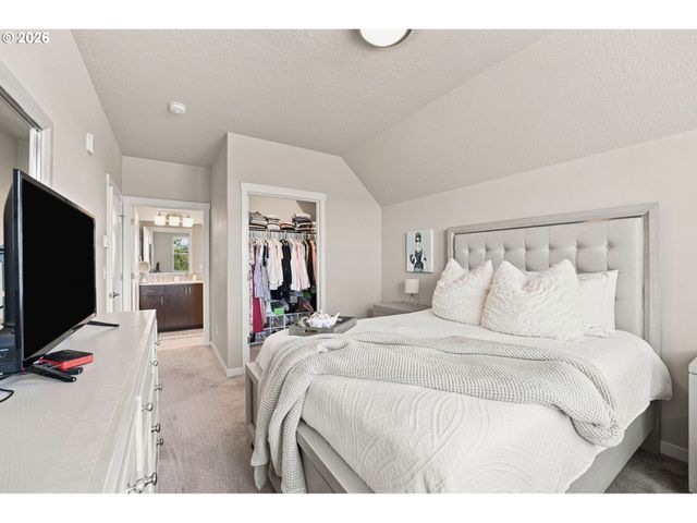 17051 Sw APPLEDALE Rd 203, Beaverton, OR 97007