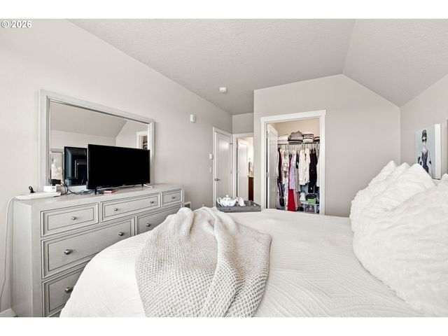17051 Sw APPLEDALE Rd 203, Beaverton, OR 97007